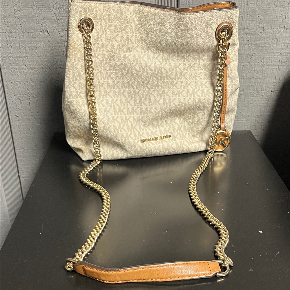 Michael Kors Cream and Tan Shoulder Bag - Picture 14 of 15